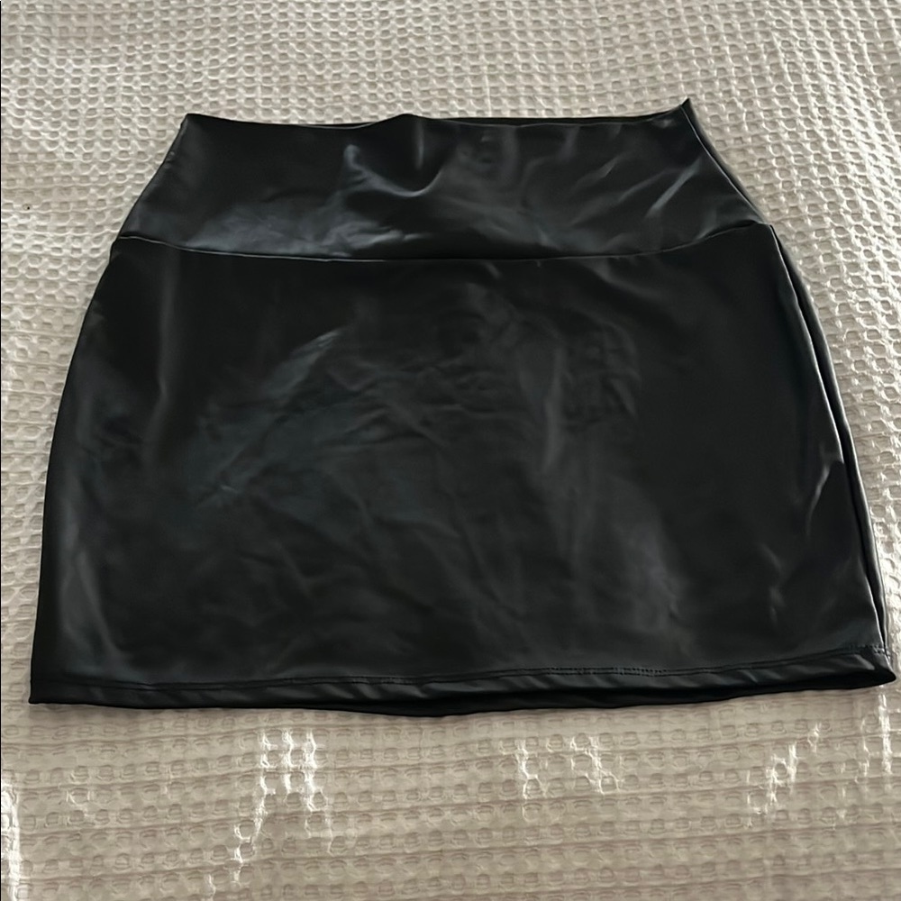 Windsor Black Mini Pencil Skirt Faux Leather Size M